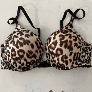 Victoria’s Secret Leopard Print Bombshell Plunge Bra Size 34C